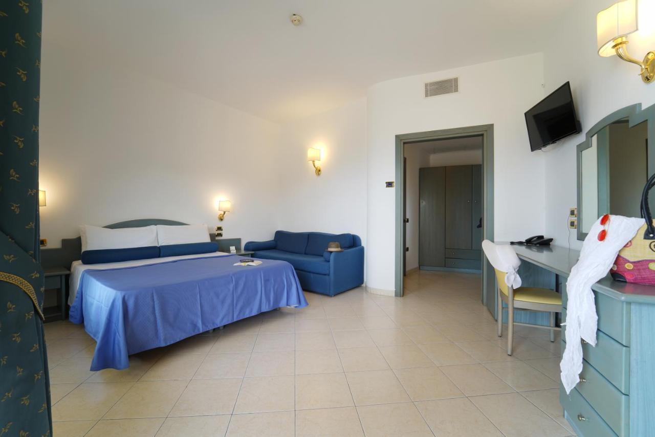 Hotel Scoglio Del Leone Zambrone Bagian luar foto