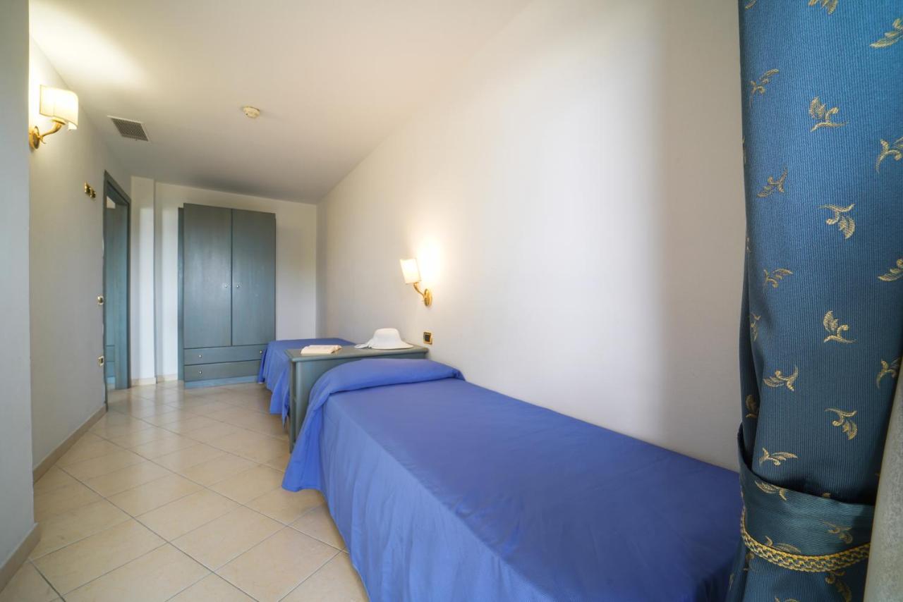 Hotel Scoglio Del Leone Zambrone Bagian luar foto