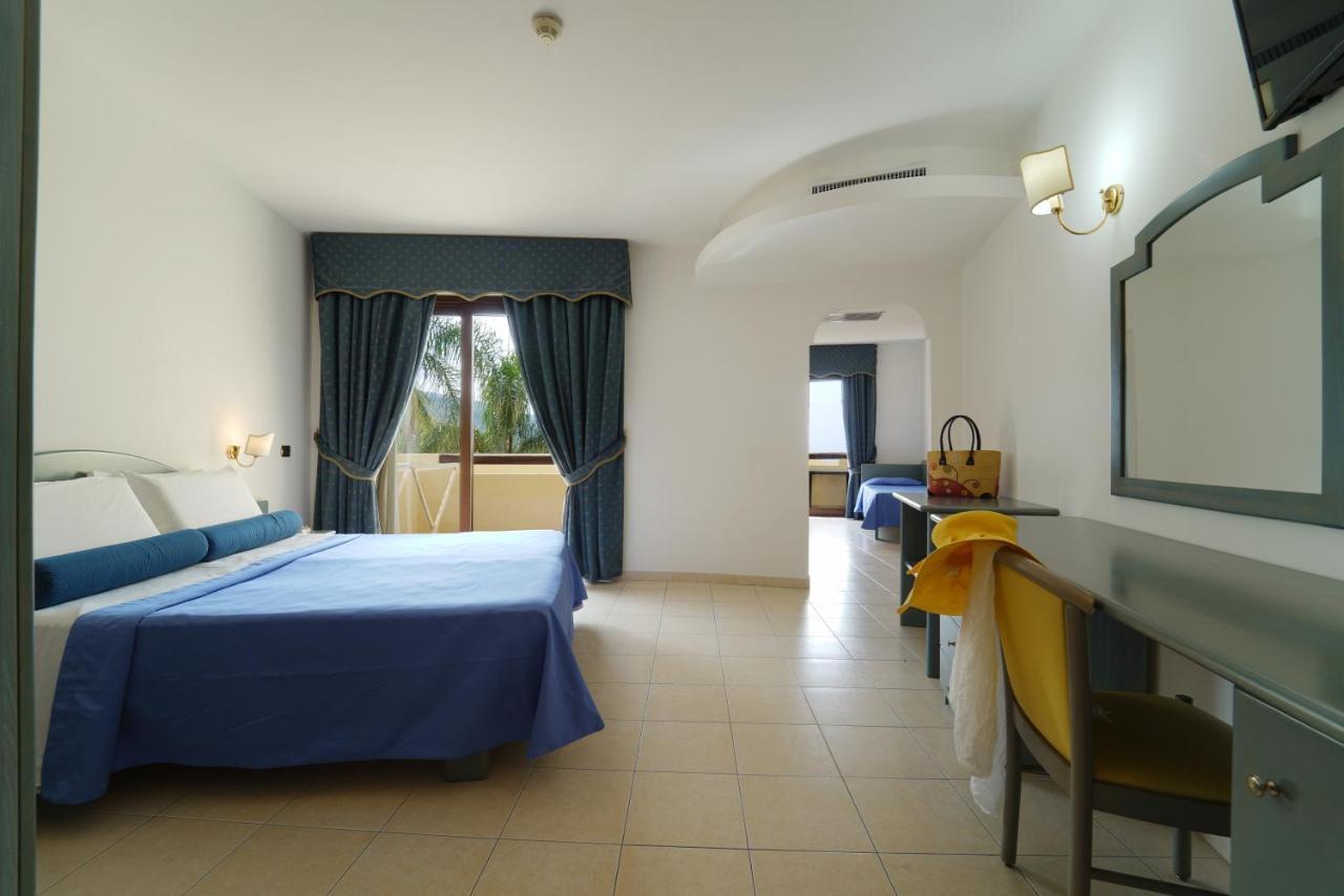 Hotel Scoglio Del Leone Zambrone Bagian luar foto