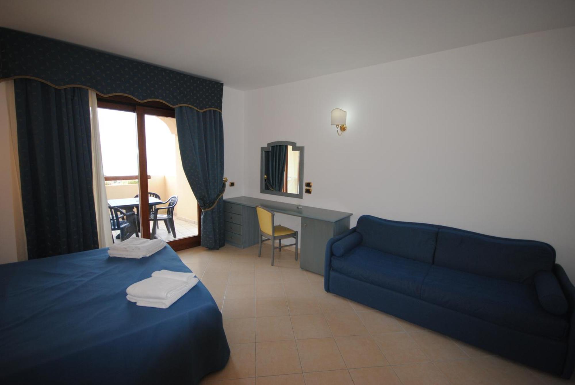 Hotel Scoglio Del Leone Zambrone Bagian luar foto