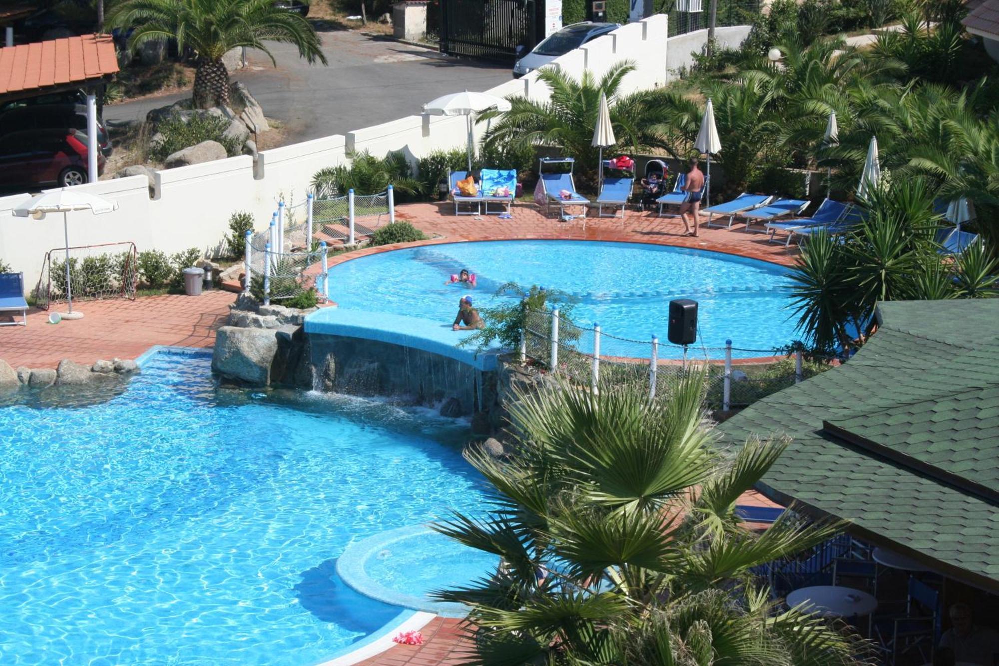 Hotel Scoglio Del Leone Zambrone Bagian luar foto