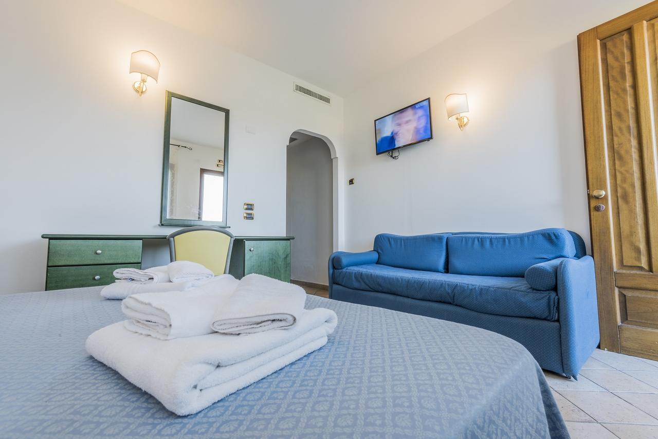 Hotel Scoglio Del Leone Zambrone Bagian luar foto