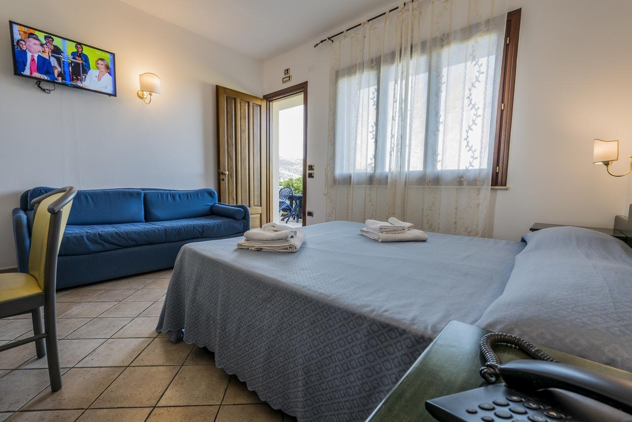Hotel Scoglio Del Leone Zambrone Bagian luar foto